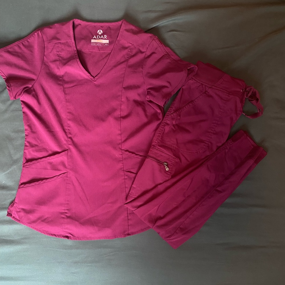 Adar Scrub Set